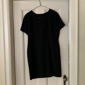 Capped sleeves classic black dress